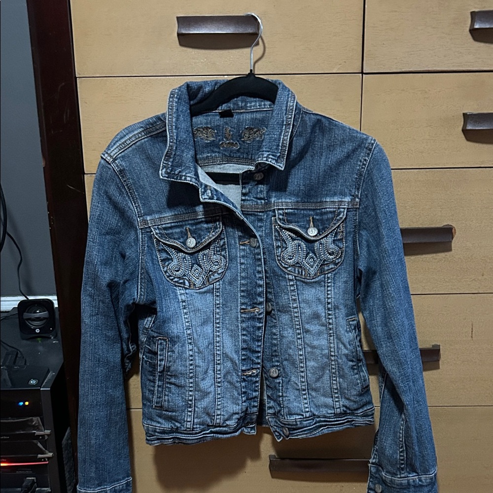 Embroidered vintage Blue Denim Jacket size medium